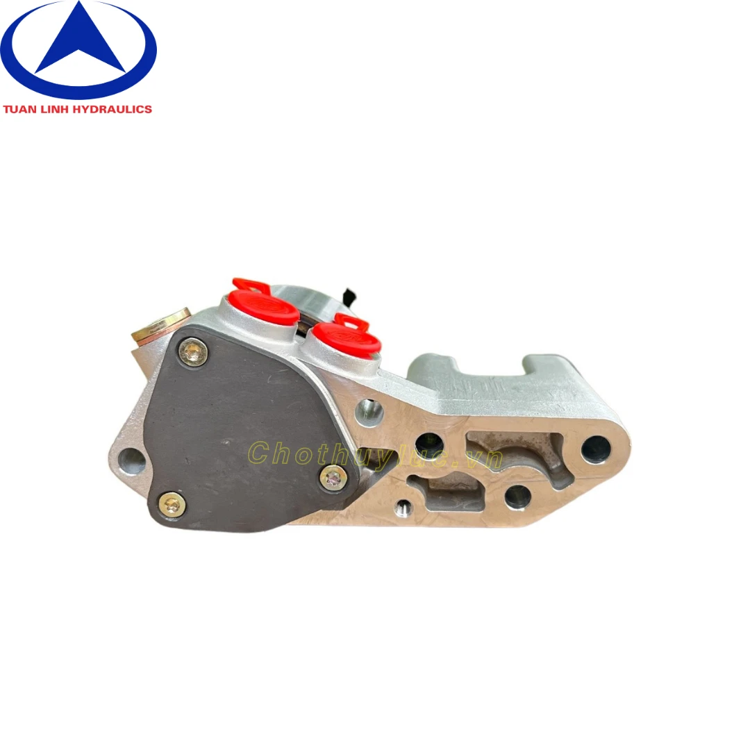 Bơm thấp áp loại 3 lỗ thân dài động cơ cho Lu Bomag 211