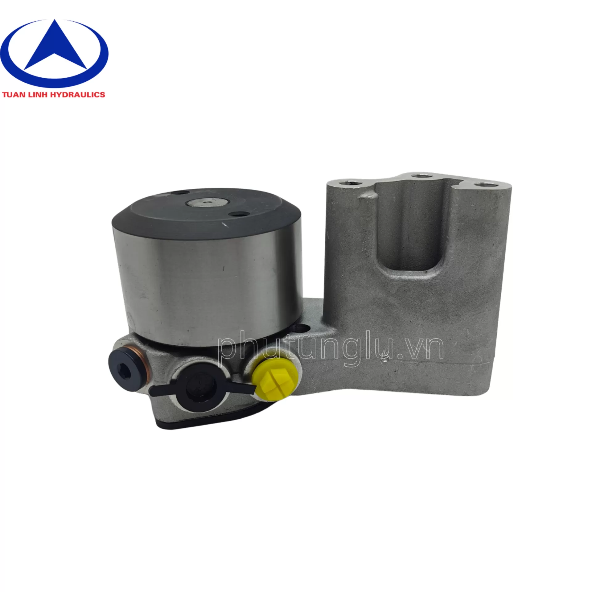 Bơm thấp áp ba lỗ thân dài động cơ BF4M2012